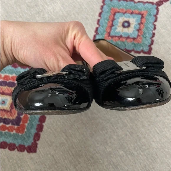 Salvatore Ferragamo Varina Flats - Picture 10 of 10